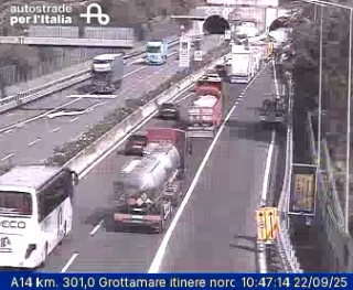 Tamponamento tra due camion sull’Ascoli-Mare e coda in A14